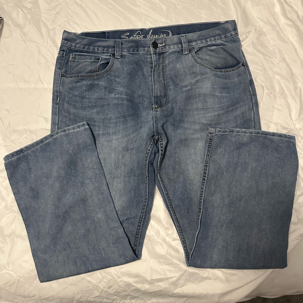 Blue Bootcut Jeans with Classic Style